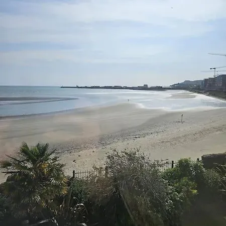 Spectacular Beachfront